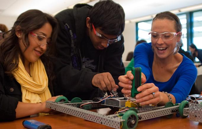 students work on robots at Canada College
